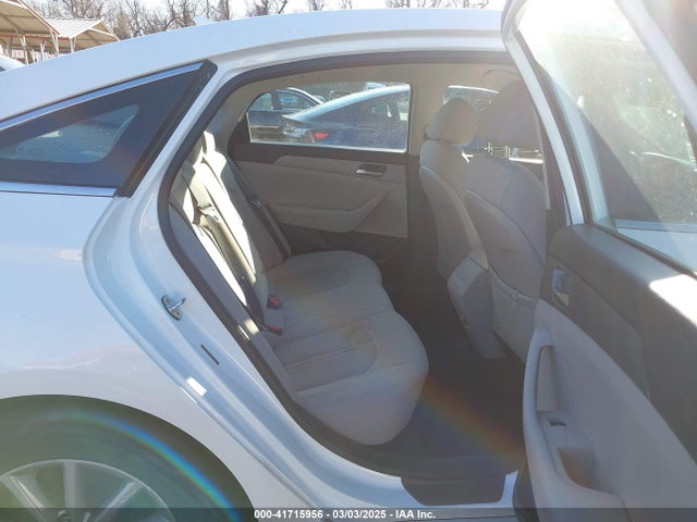 Hyundai SONATA SE 2018 5NPE24AF4JH662386 Image 8