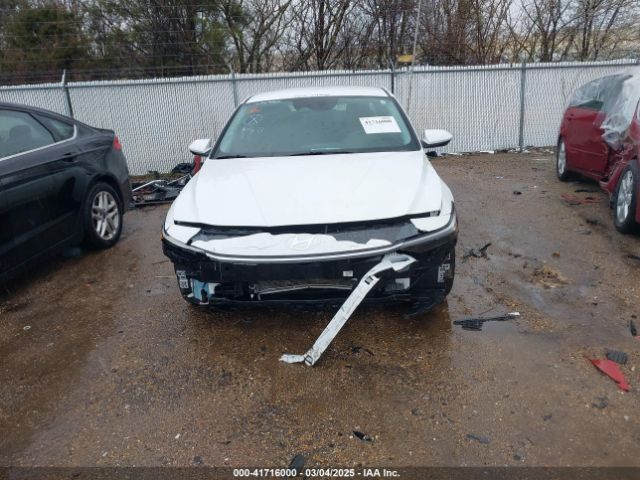 KMHLL4DG2SU862095 Hyundai ELANTRA SE