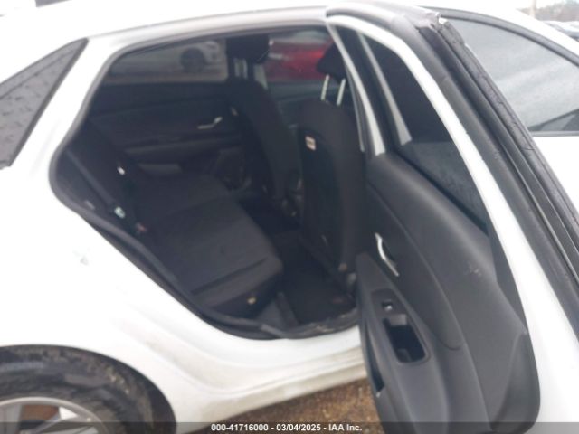 KMHLL4DG2SU862095 Hyundai ELANTRA SE