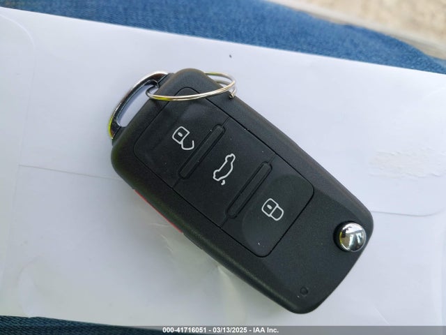 WVGAV7AX9GW546891 Volkswagen TIGUAN S