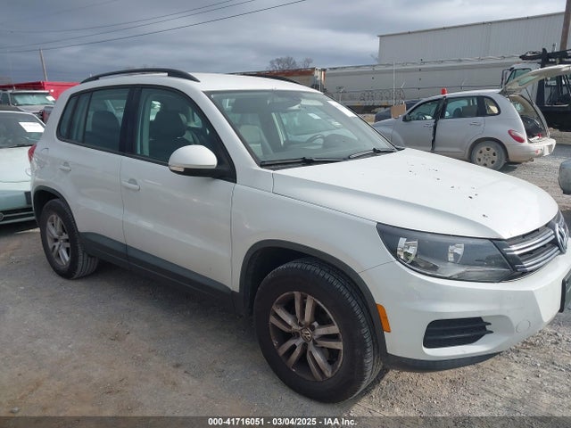 WVGAV7AX9GW546891 Volkswagen TIGUAN S