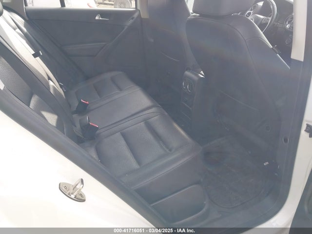 WVGAV7AX9GW546891 Volkswagen TIGUAN S