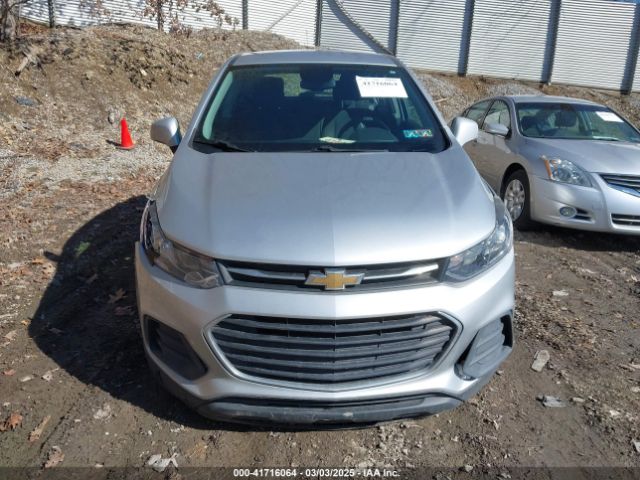 KL7CJKSBXJB721384 Chevrolet TRAX LS