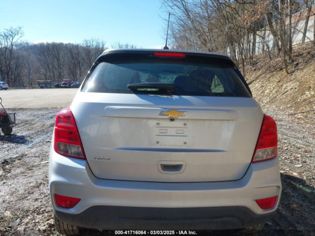 KL7CJKSBXJB721384 Chevrolet TRAX LS
