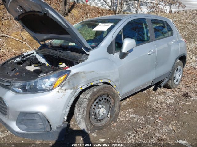 KL7CJKSBXJB721384 Chevrolet TRAX LS