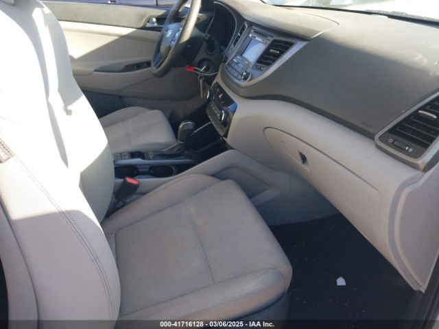 KM8J3CA48GU248042 Hyundai TUCSON SE