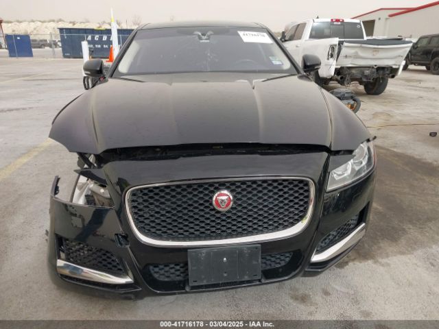SAJBD4FX4KCY79210 Jaguar Xf 25t Premium