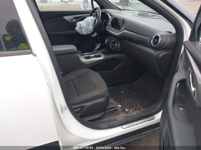 3GNKBBRA9KS683863 Chevrolet Blazer