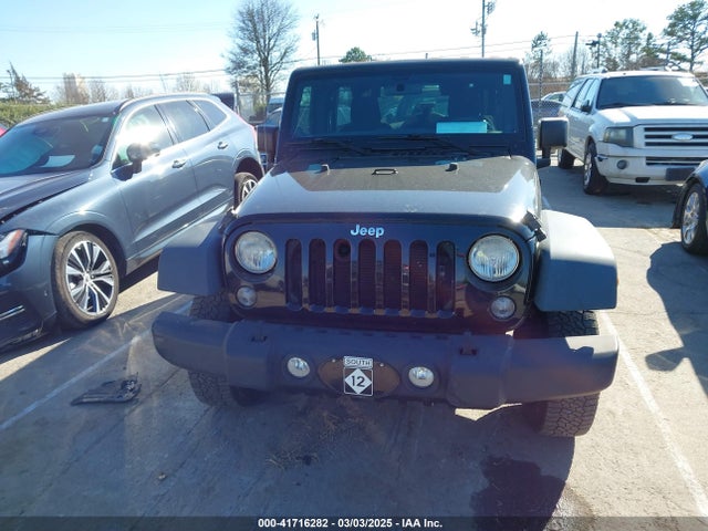1C4BJWDG4EL258026 Jeep Wrangler Unlimited Sport