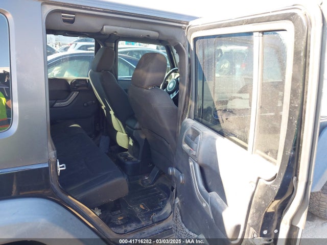 1C4BJWDG4EL258026 Jeep Wrangler Unlimited Sport