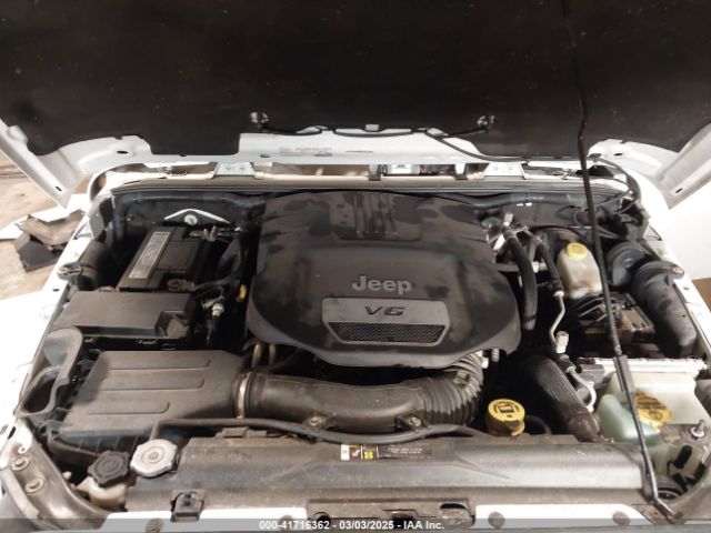 1C4HJWEG9JL819968 Jeep Wrangler Jk Unlimited Sahara