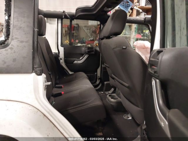 1C4HJWEG9JL819968 Jeep Wrangler Jk Unlimited Sahara