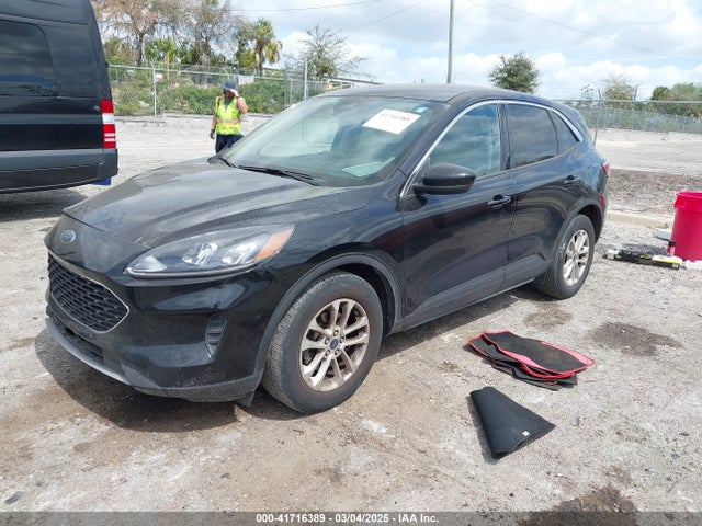 Ford ESCAPE SE 2020 1FMCU0G65LUC05902 Image 2