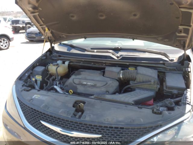 2C4RC1DG5JR148681 Chrysler Pacifica Touring