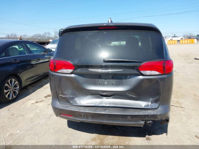 2C4RC1DG5JR148681 Chrysler Pacifica Touring