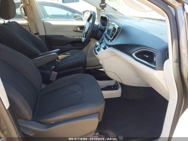 2C4RC1DG5JR148681 Chrysler Pacifica Touring