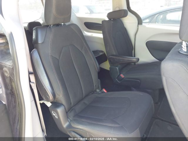 2C4RC1DG5JR148681 Chrysler Pacifica Touring