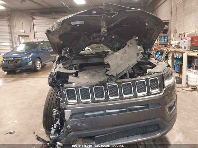3C4NJDCB9JT245942 Jeep Compass Limited 4x4
