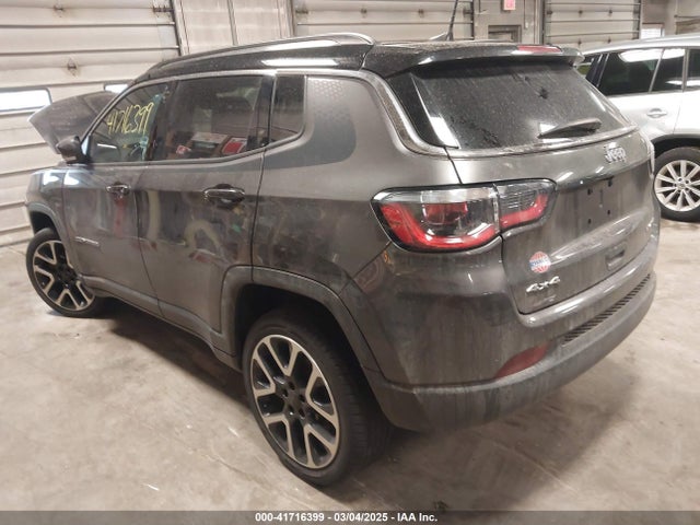 3C4NJDCB9JT245942 Jeep Compass Limited 4x4