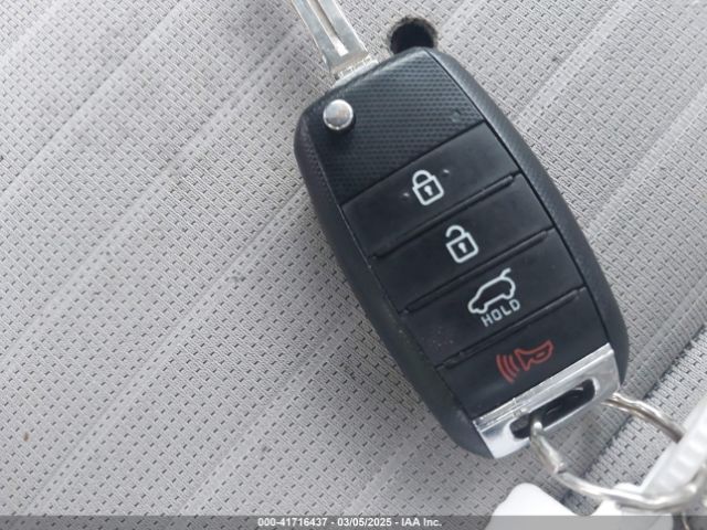 KNDPMCAC1J7408268 KIA Sportage Lx