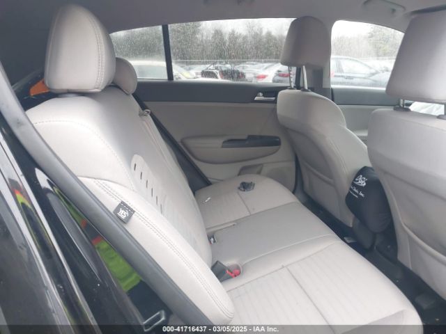 KNDPMCAC1J7408268 KIA Sportage Lx