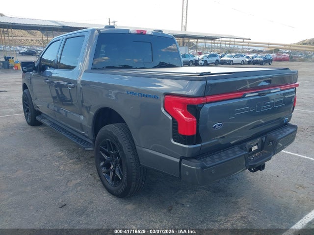 Ford F-150 Lightning Platinum 2023 1FT6W1EV8PWG25191 Image 3