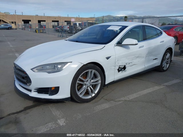 2013 TESLA MODEL S 5YJSA1DG2DFP07739 Photo 1