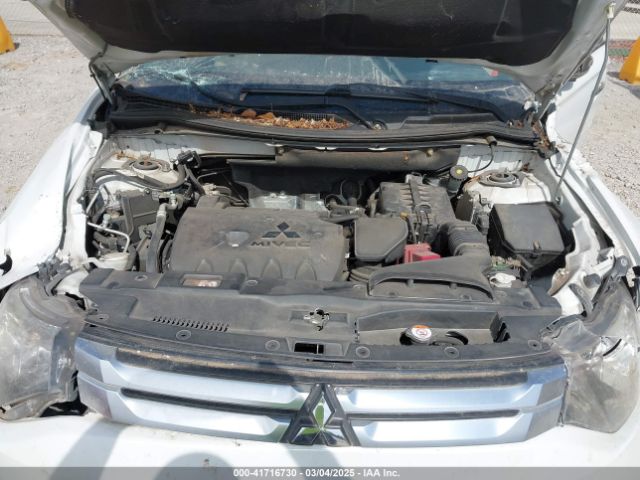 JA4AD3A38FZ000264 Mitsubishi Outlander Se