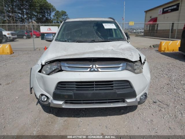 JA4AD3A38FZ000264 Mitsubishi Outlander Se