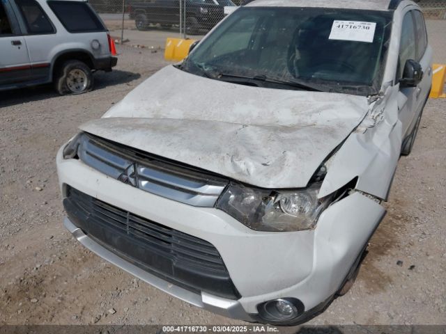 JA4AD3A38FZ000264 Mitsubishi Outlander Se