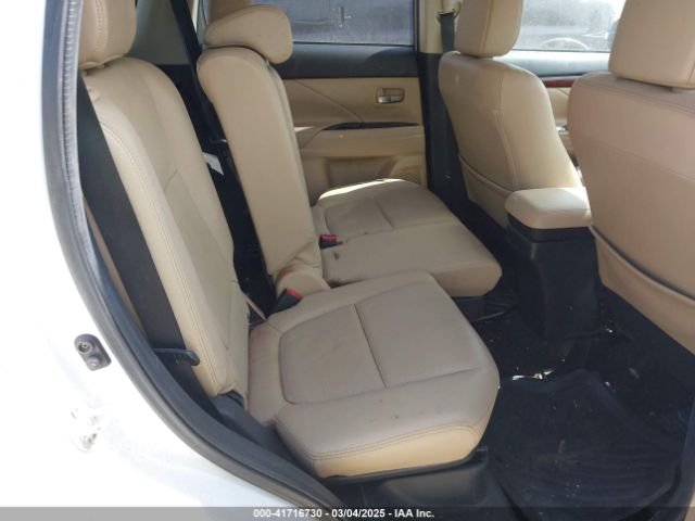 JA4AD3A38FZ000264 Mitsubishi Outlander Se