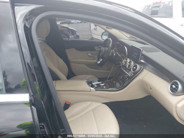 55SWF4JB8GU104407 Mercedes-Benz C 300 Luxury/sport