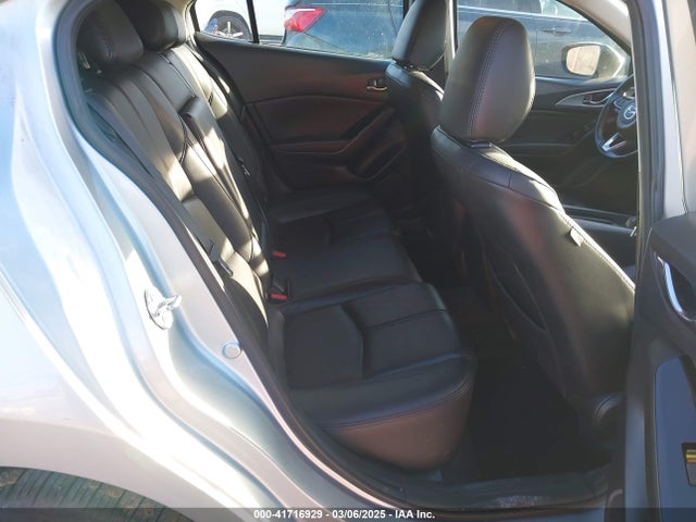 3MZBN1L35JM236953 Mazda Mazda3 Touring