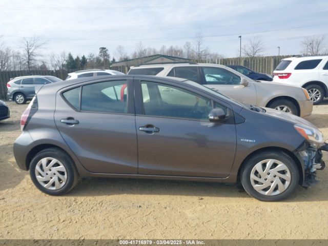 JTDKDTB34F1103091 Toyota Prius C Two