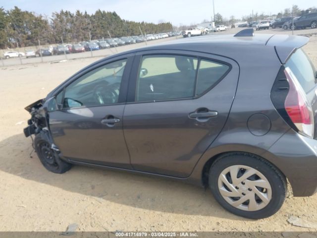 JTDKDTB34F1103091 Toyota Prius C Two