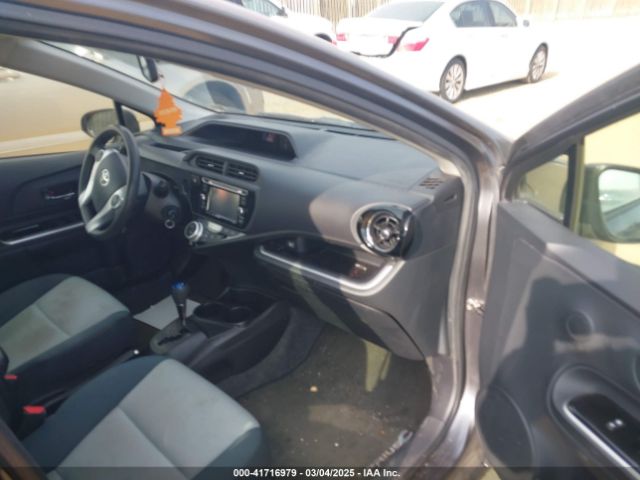 JTDKDTB34F1103091 Toyota Prius C Two