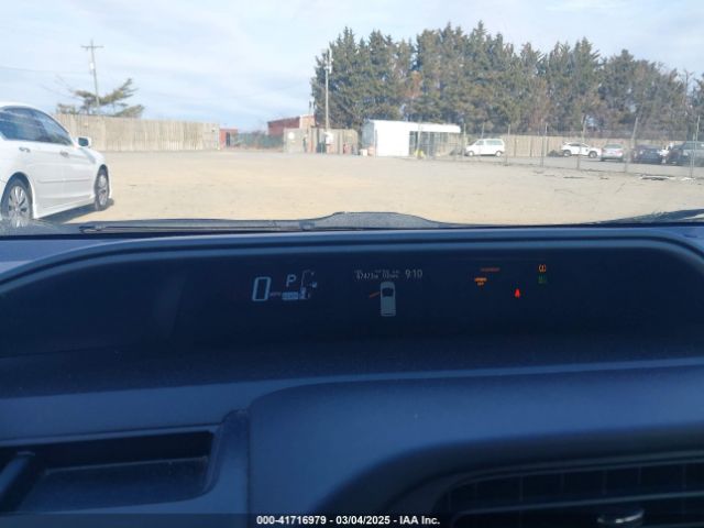 JTDKDTB34F1103091 Toyota Prius C Two