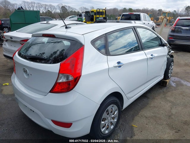 KMHCT5AE8HU315026 Hyundai ACCENT SE