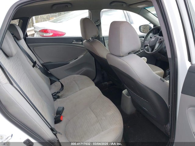 KMHCT5AE8HU315026 Hyundai ACCENT SE