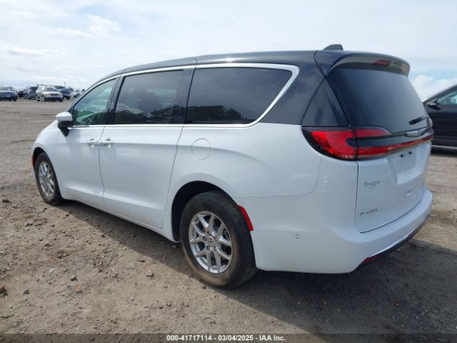 2023 CHRYSLER PACIFICA 2C4RC1BG7PR629530 Photo 2
