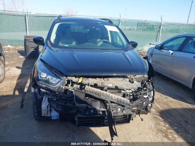1FMCU0G98HUE15122 Ford ESCAPE SE