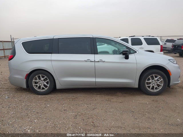 Chrysler Pacifica Touring L 2024 2C4RC1BG0RR143466 Image 14