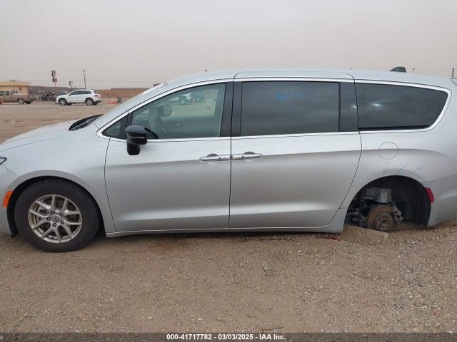Chrysler Pacifica Touring L 2024 2C4RC1BG0RR143466 Image 15
