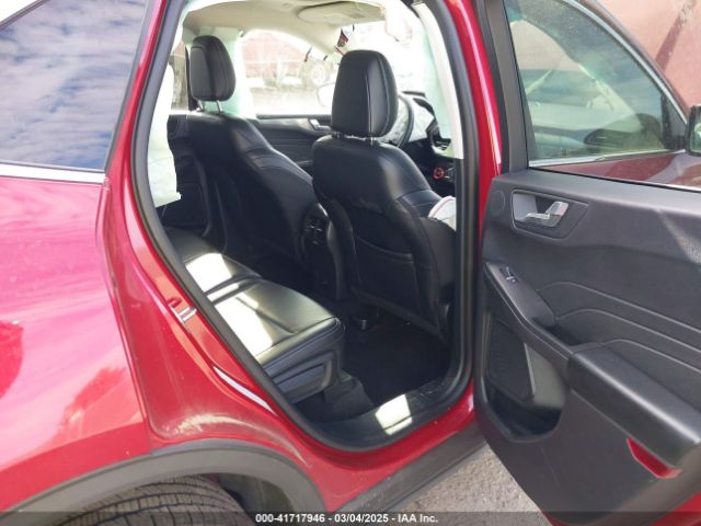 1FMCU9J9XMUA70800 Ford Escape Titanium