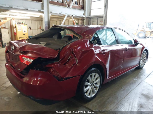 4T1B11HK9JU626766 Toyota CAMRY LE