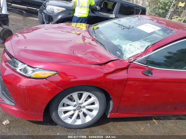 4T1B11HK9JU626766 Toyota CAMRY LE
