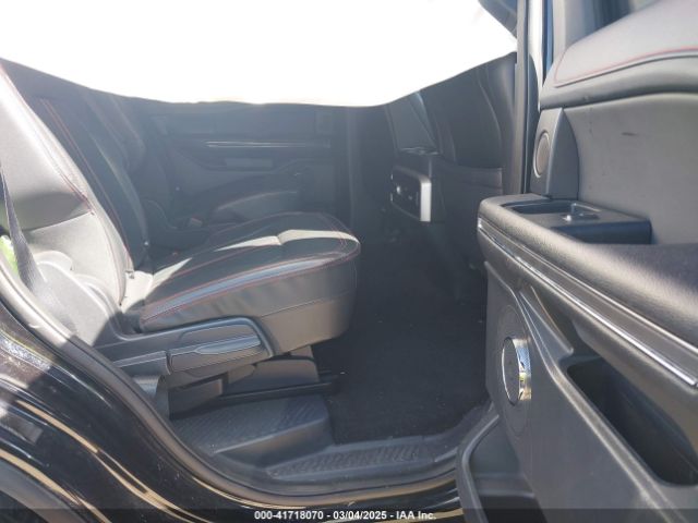 1FMJU1KT8NEA48809 Ford Expedition Limited
