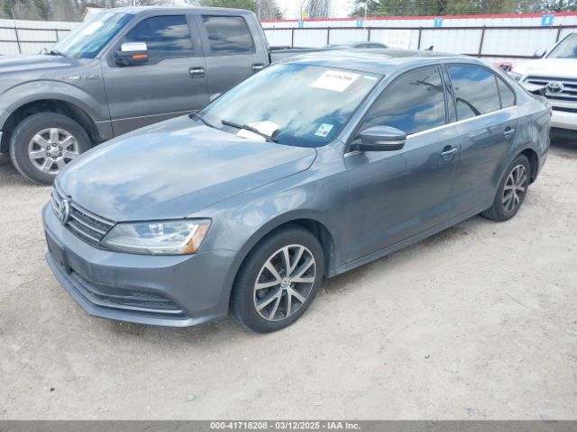 3VWDB7AJ9JM215013 Volkswagen Jetta 1.4t Se/1.4t Wolfsburg Edition