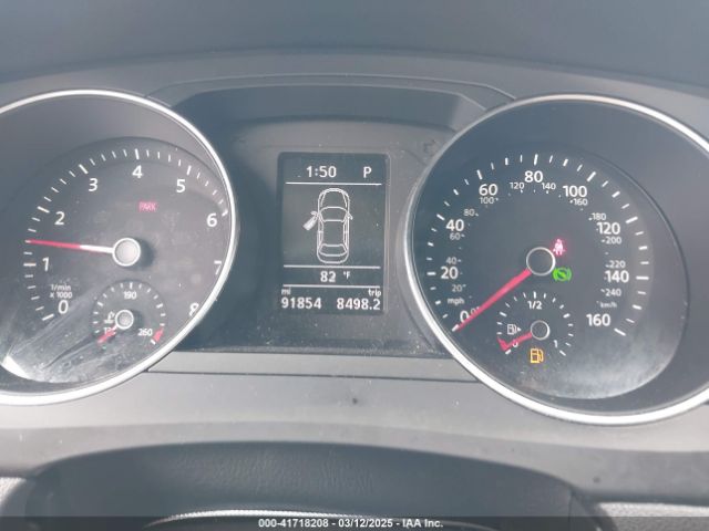 3VWDB7AJ9JM215013 Volkswagen Jetta 1.4t Se/1.4t Wolfsburg Edition