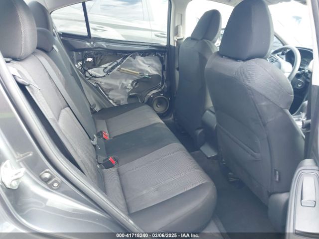 4S3GKAA69J3610724 Subaru Impreza 2.0i